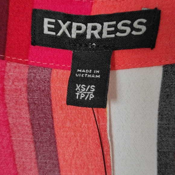 Robe - Picture 3 of 5